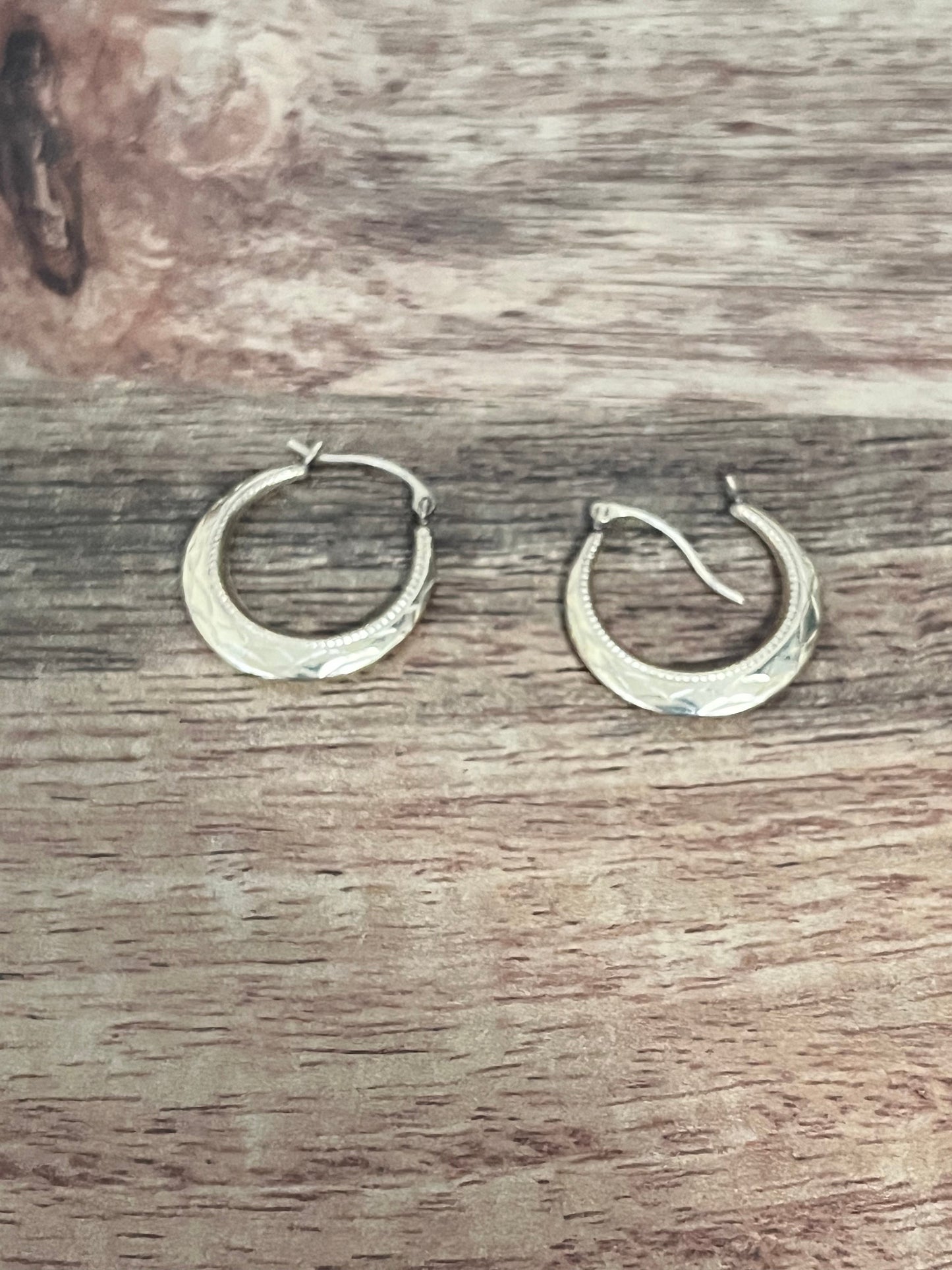 THE OFFICE: Pam Beesly's Small Gold Hoop Earrings