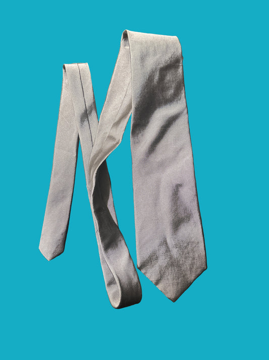 THE OFFICE: Jim’s Claybrooke Silver Silk Necktie