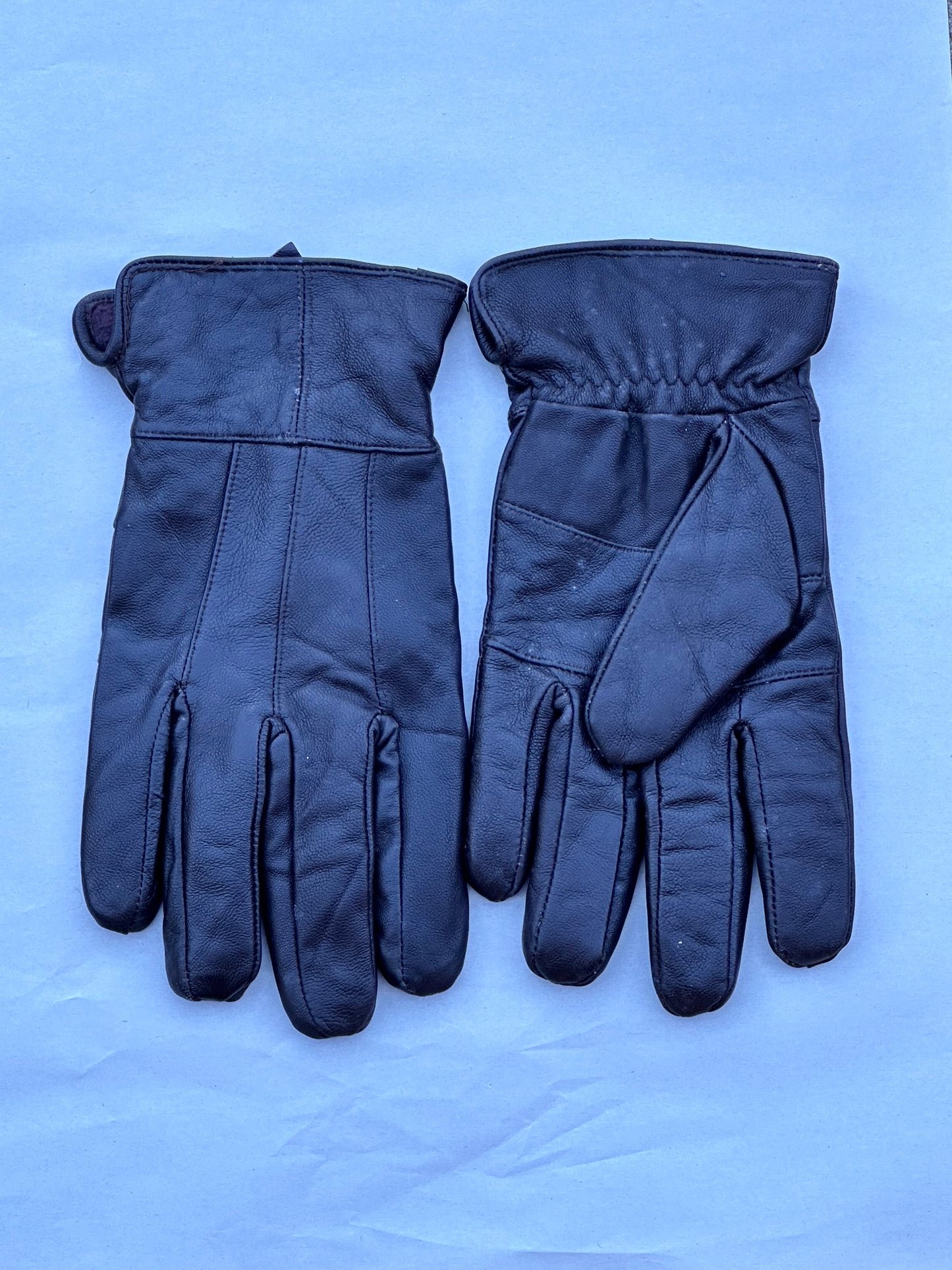 THE OFFICE: Ryan’s Production Used winter Gloves