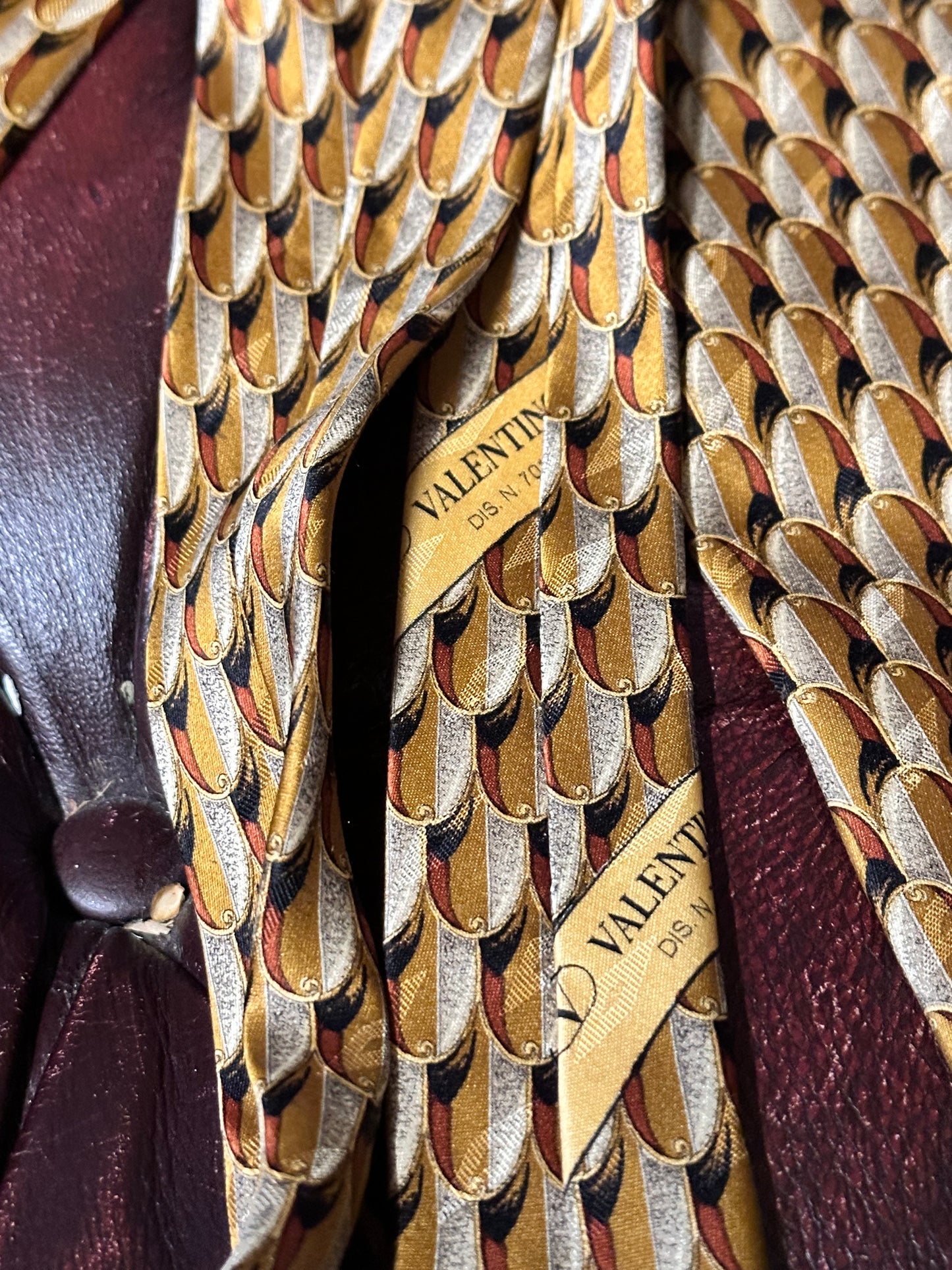 BALLERS: Spencer's VALENTINO Italian made Yellow silk Necktie