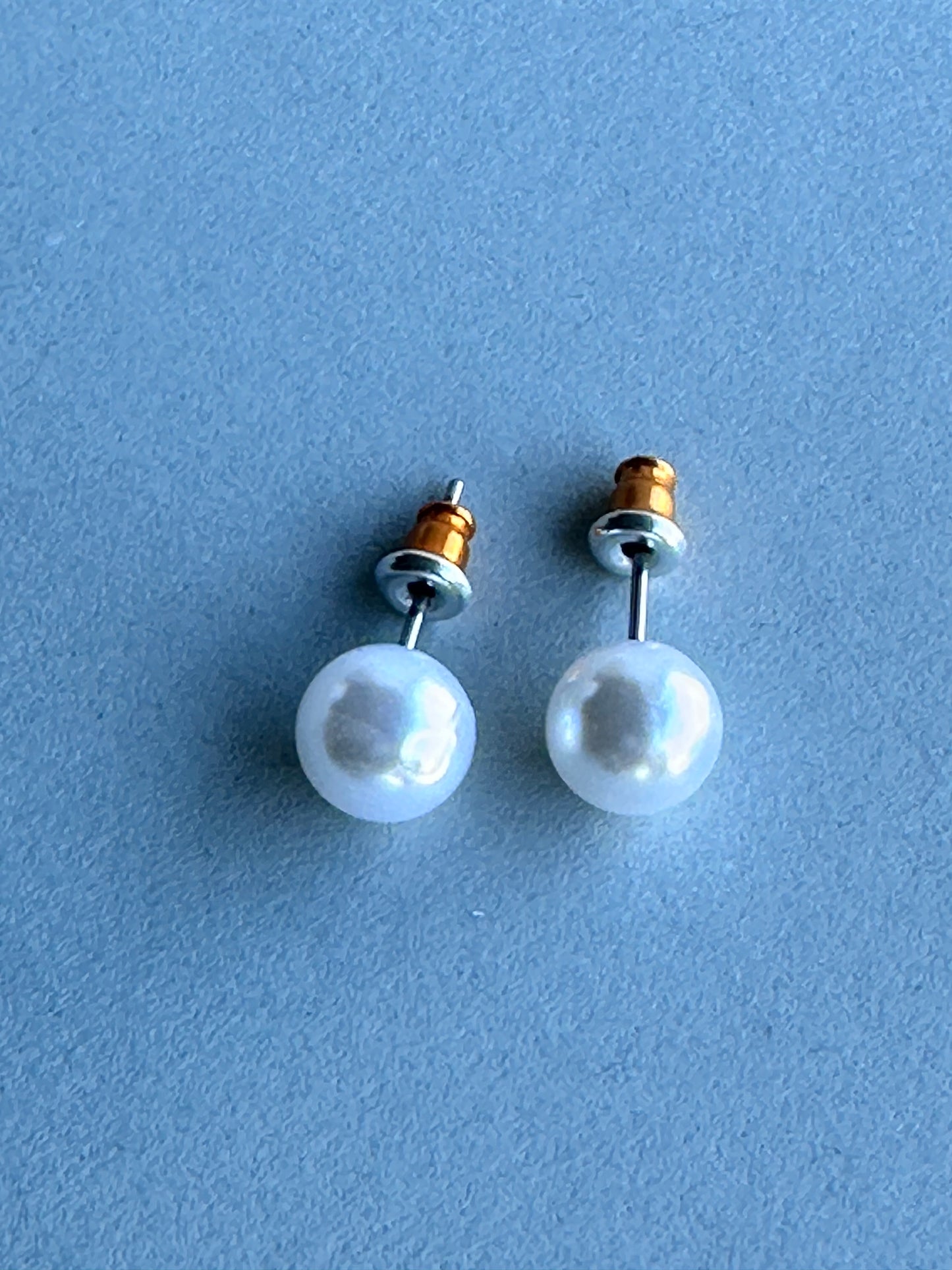 HOUSE: Dr Lisa Cuddy HERO White Pearl Earrings