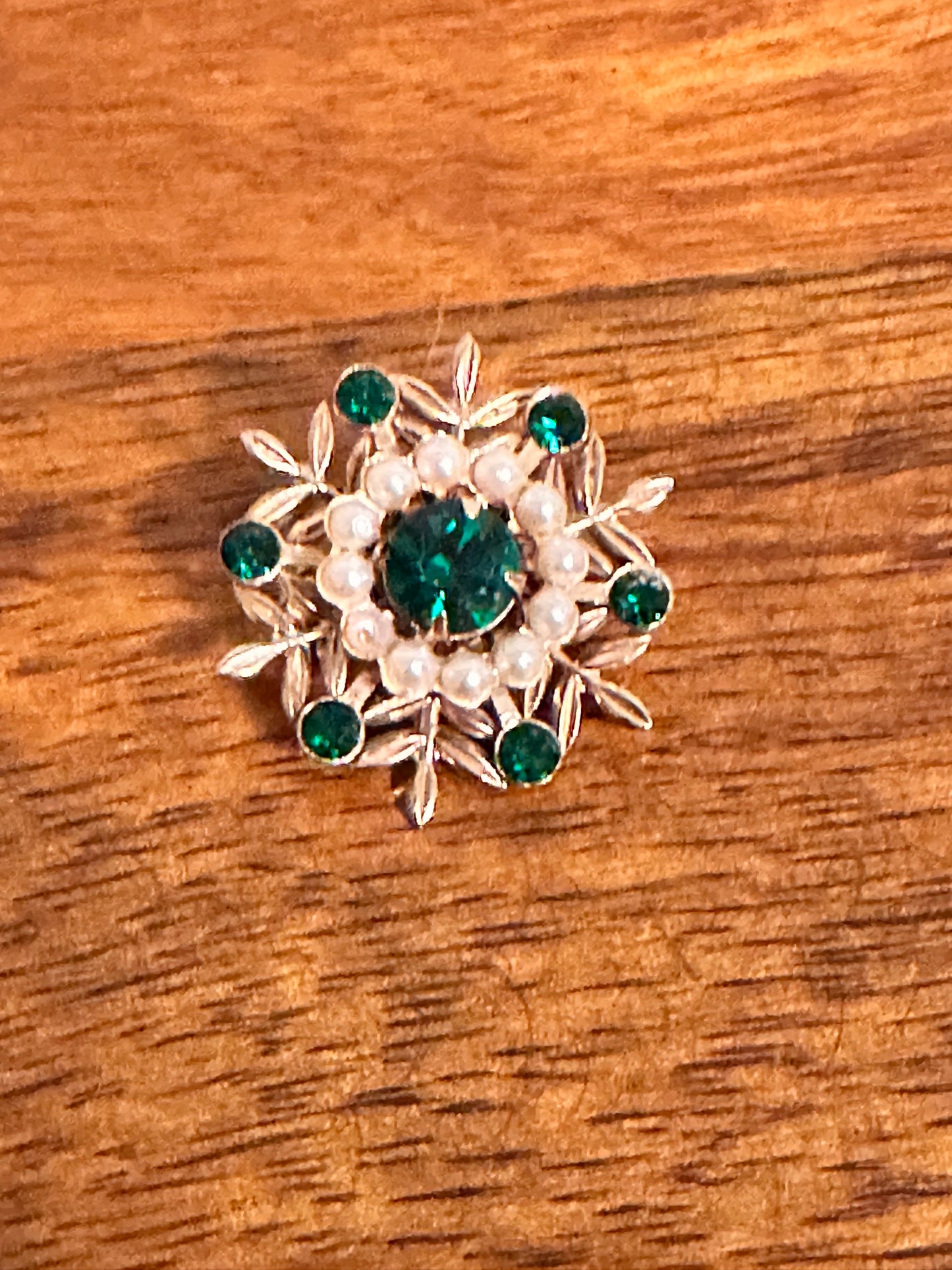 MAD MEN: Joan's Mid-Century Brooch Collection