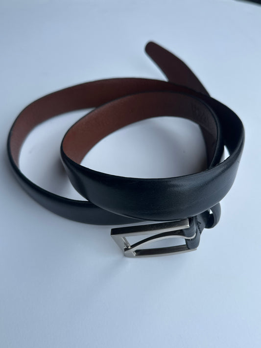 VEEP: Mike’s HERO Jos A. Banks black reversible Belt (38)