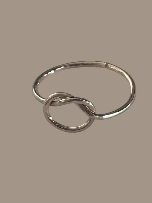 New Girl: Reagan’s Gold Eternity Ring