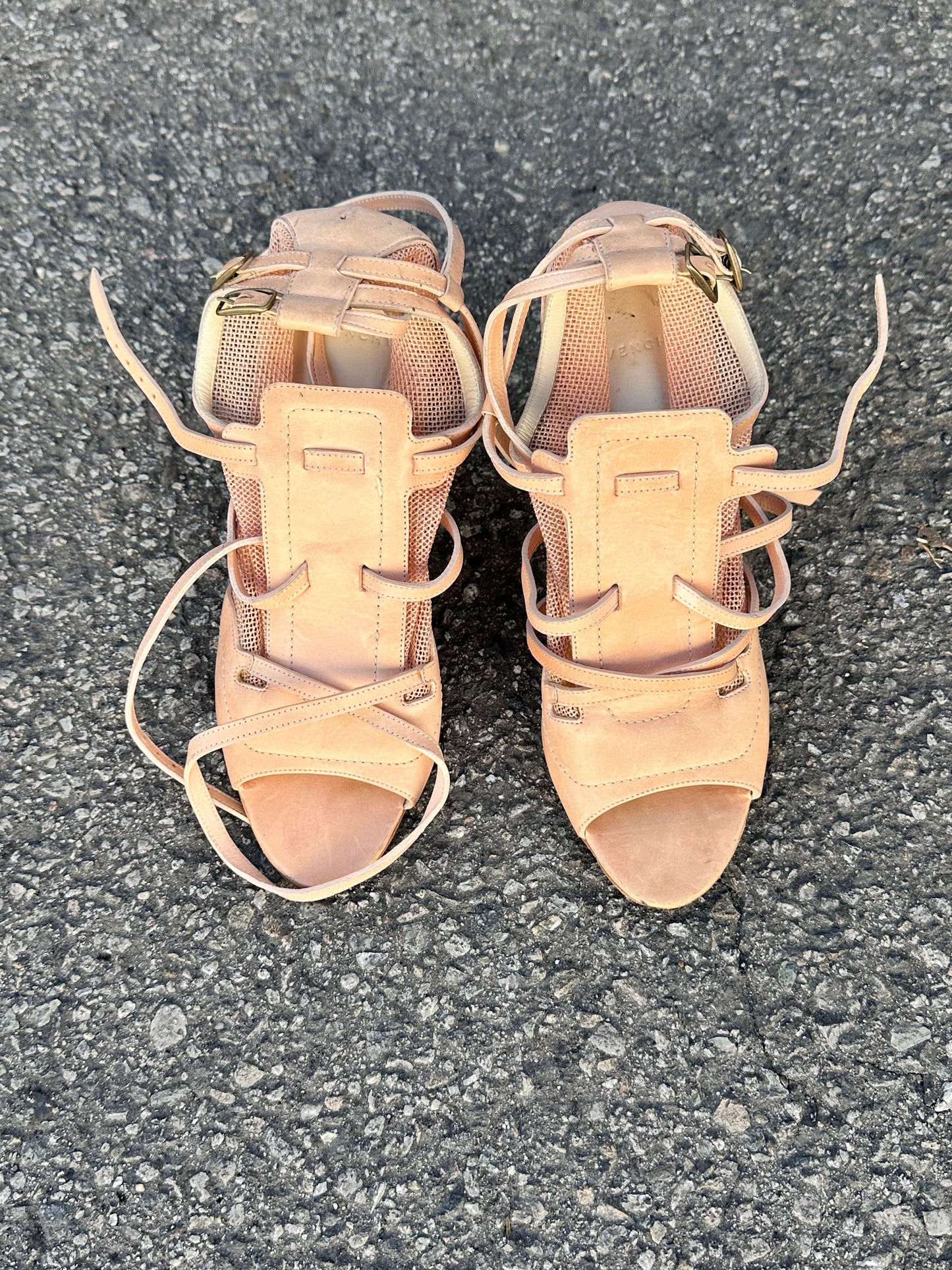 NEW GIRL: Jessica Day's HERO Footwear (7/8)