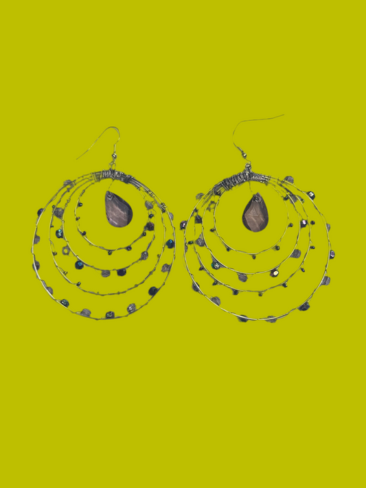New Girl: CeCe's Oversized Earrings
