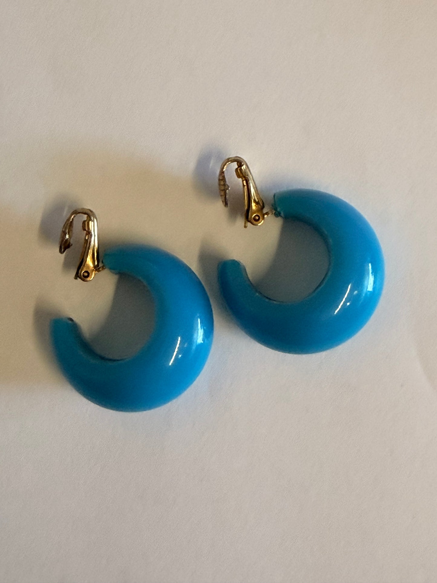 MAD MEN: Megan Draper's Mid-Century Earrings