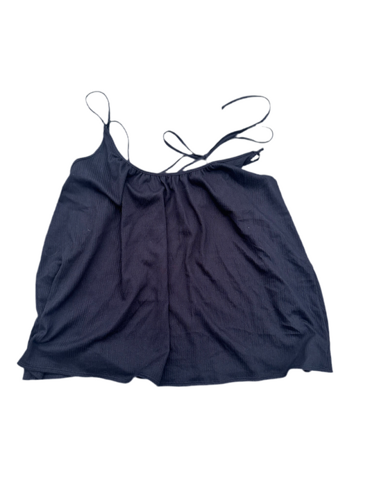 The Mindy Project: Mindy’s OLD NAVY Sleeveless Shirt (12)