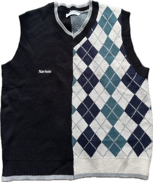 THE OFFICE: Paper Conference Attendee Argyle Sleeveless Sweater (M)