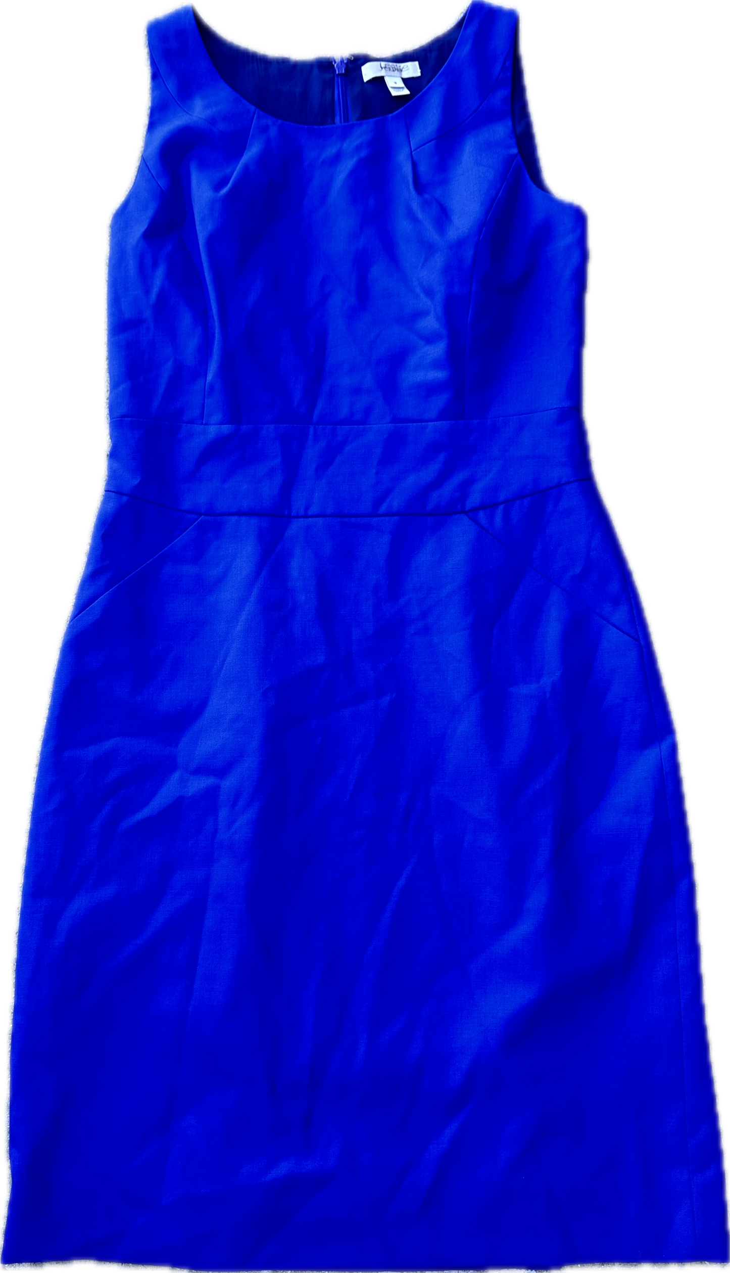 PARKS AND RECREATION: Leslie’s Designer Blue Dress Seen on Screen