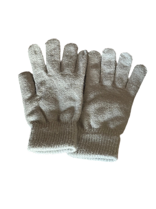 THE OFFICE: Pam Beesley's Winter Gloves