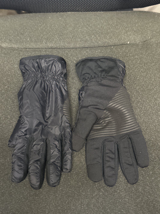 THE OFFICE: Angela’s Black Winter Gloves