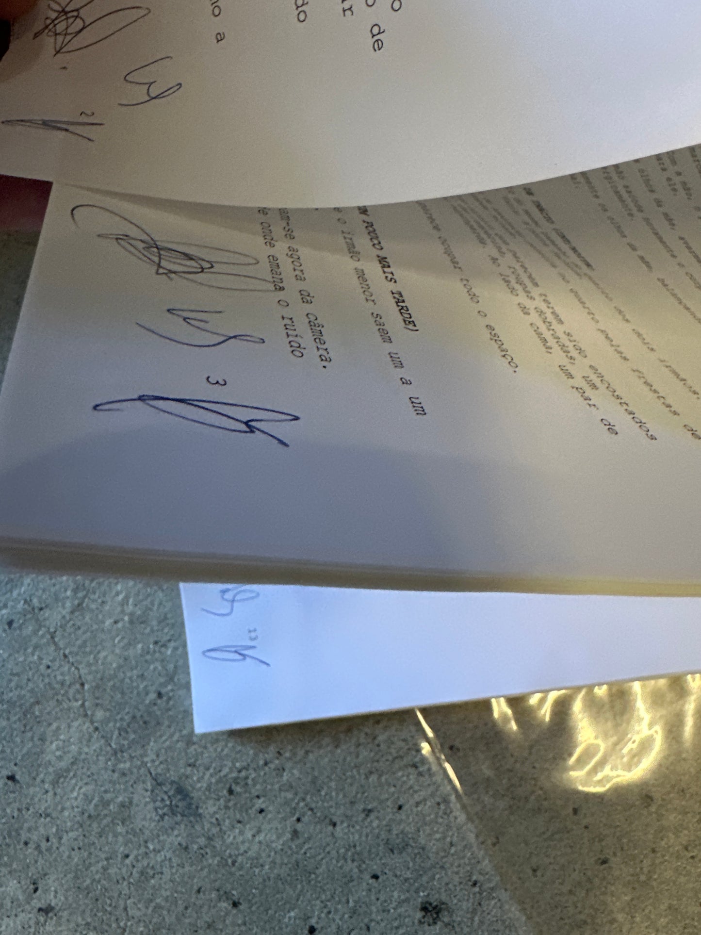 ABRIL DESPEDACADO Film: Directors & Writer Signed Script from The MIRAMAX Archive