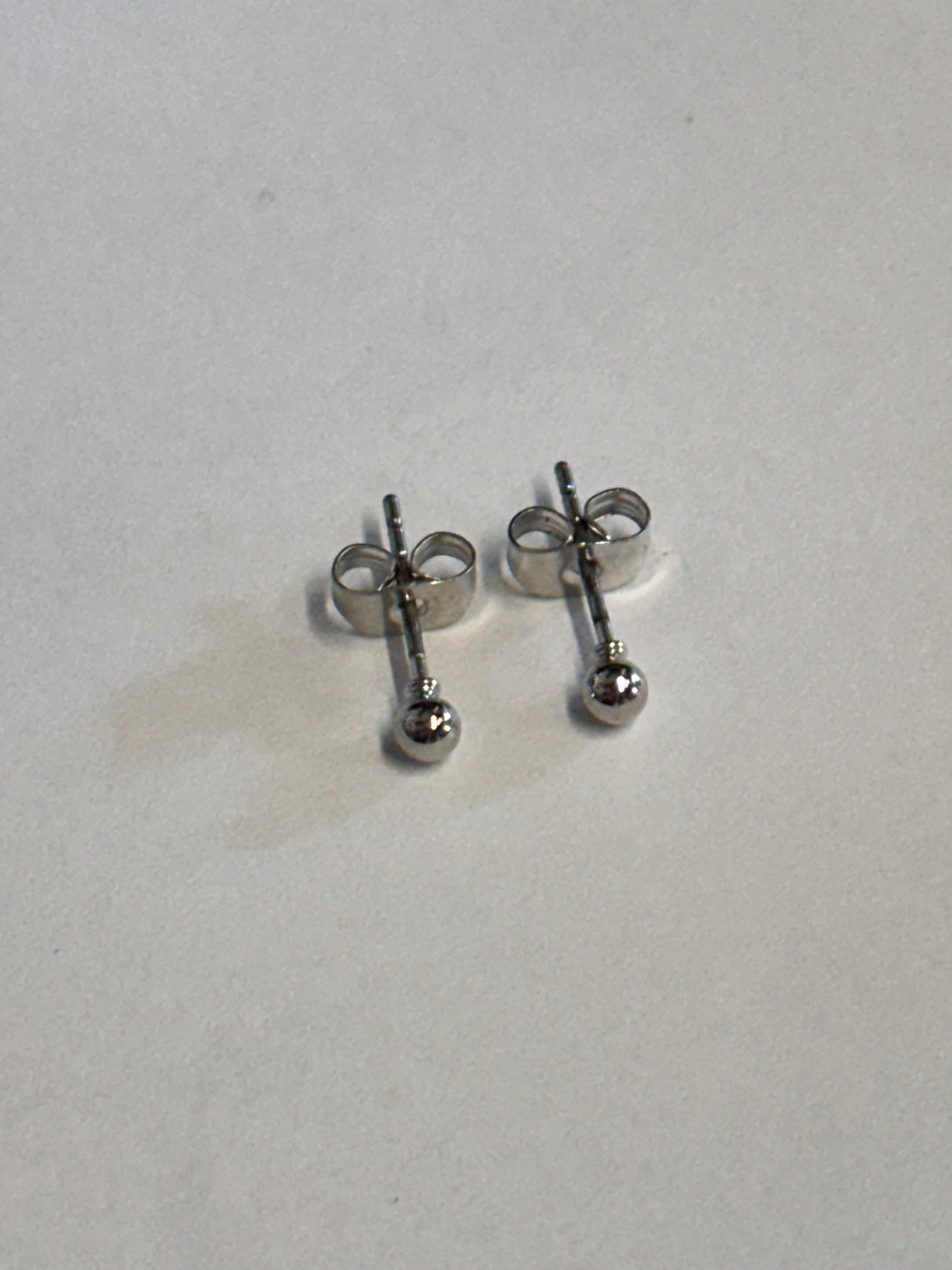 PARKS AND RECREATION: Leslie Knope HERO Earring Set