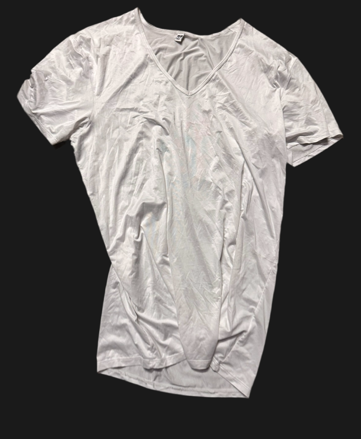 SILICON VALLEY: Holden’s HERO Uniqlo white v T-Shirt (S)