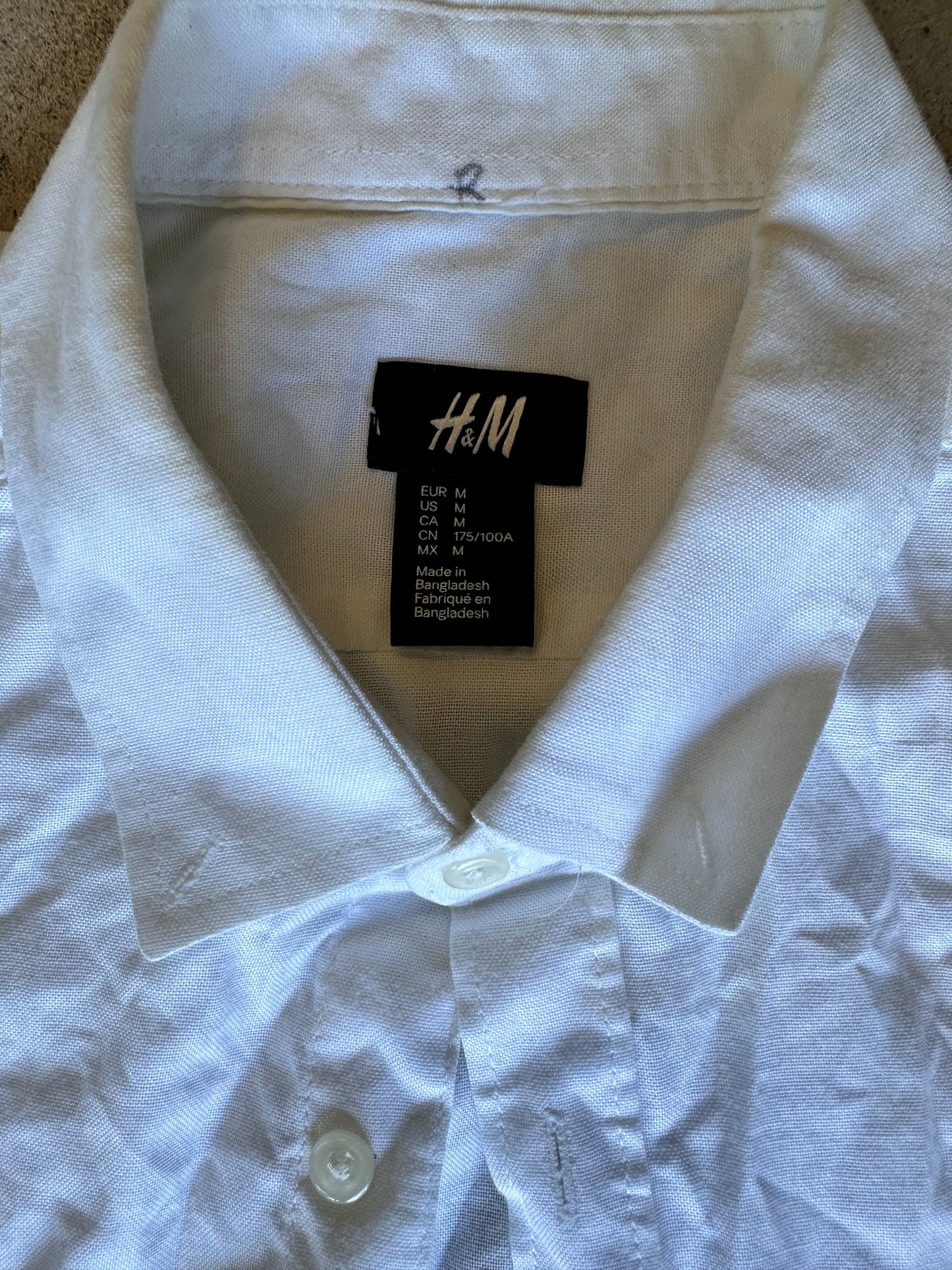 SILICON VALLEY: Richard’s H&M White Button Down Shirt (M)