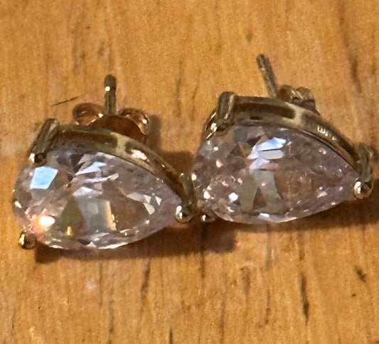 30 Rock: Liz Lemon faux Gold Diamond Earrings
