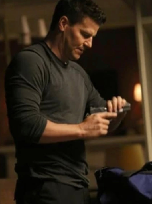 BONES: Agent Booth's Episodie Used Rogue Black LS Full Neck Shirt (L)