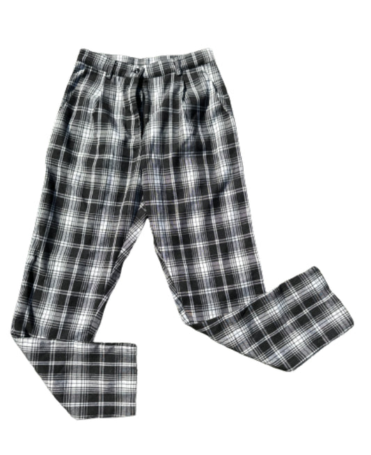 THE OFFICE: Kelly’s MAGS & Pye Black and White plaid PANTS (10)