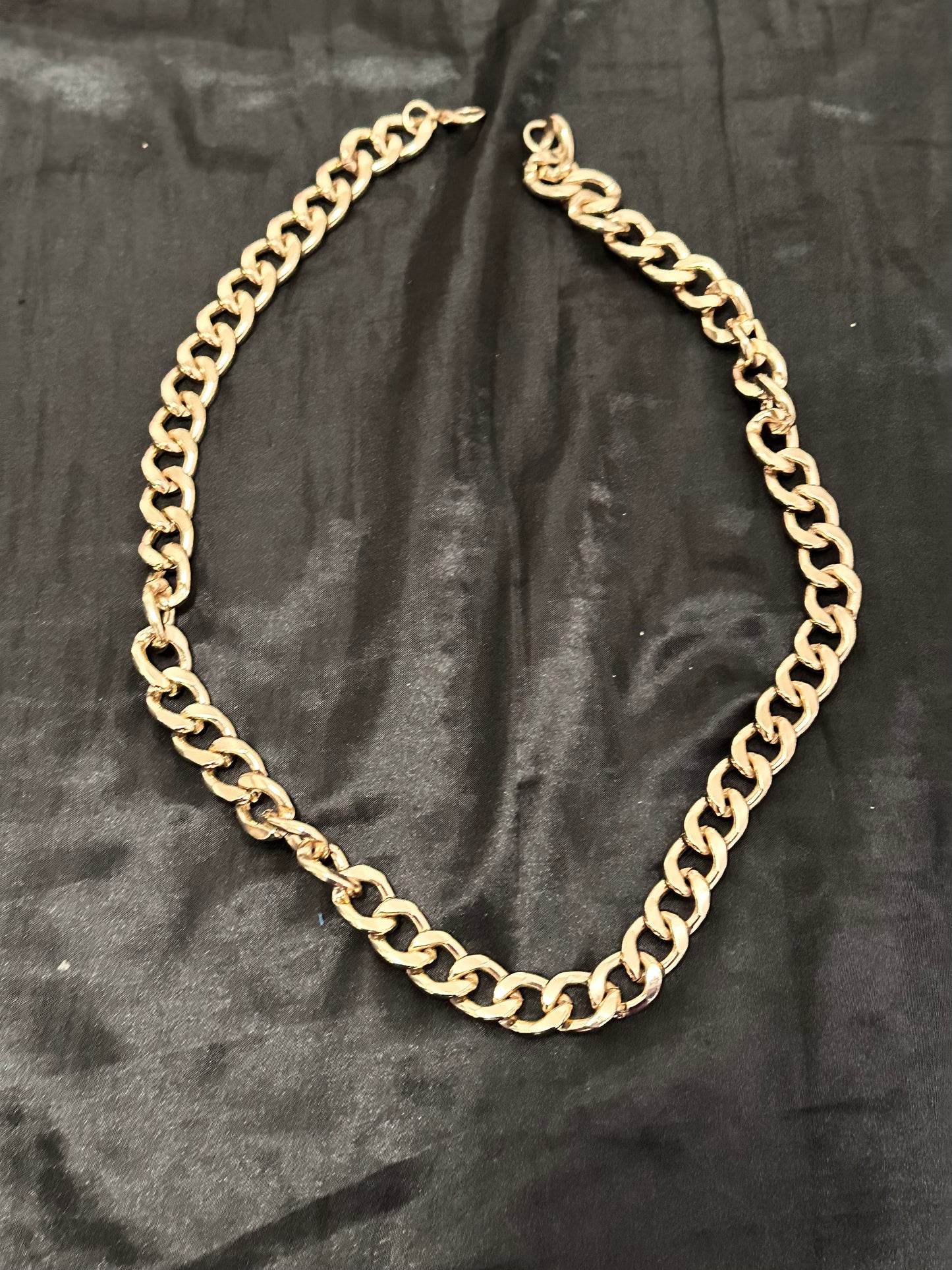 30 Rock: Tracy’s Thick Gold Chain Link Necklace