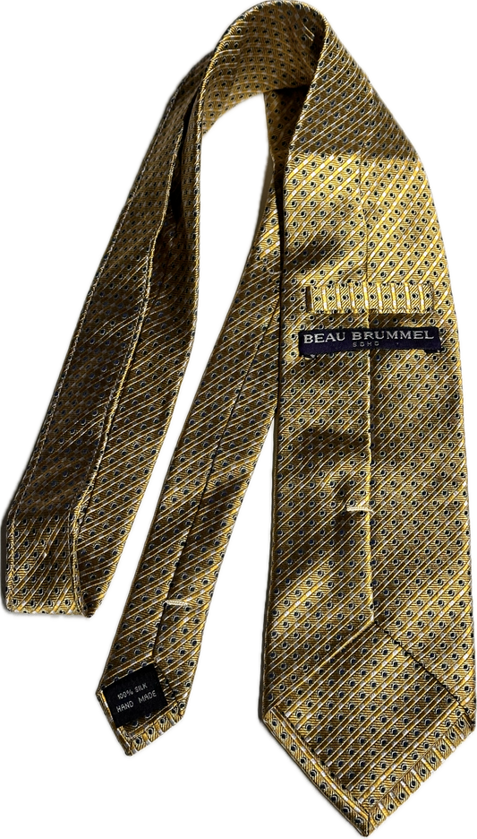 THE OFFICE: Kevin’s Yellow Neckties