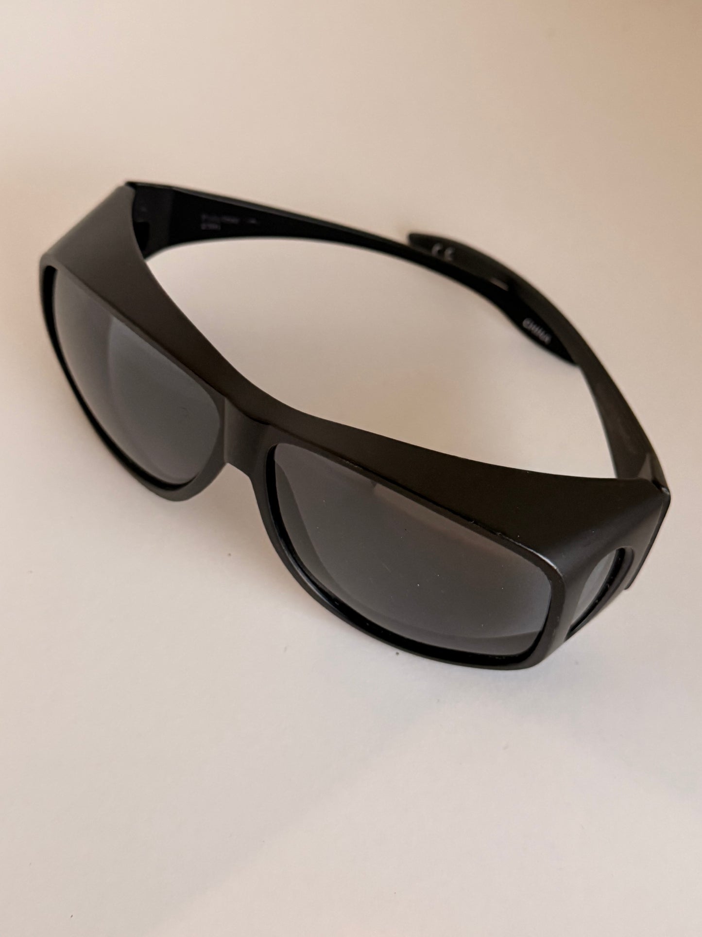 SILICON VALLEY: Gilfoyle's Desk Props from Pied Piper Desk