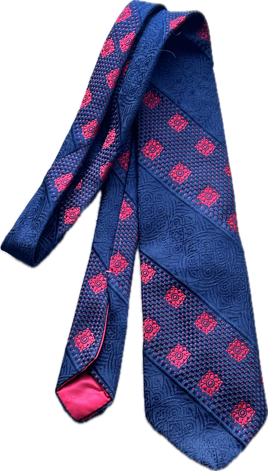 THE OFFICE: Dwight’s Vintage Red and Blue Necktie