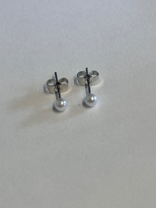 PARKS AND RECREATION: Leslie Knope HERO Earring Set