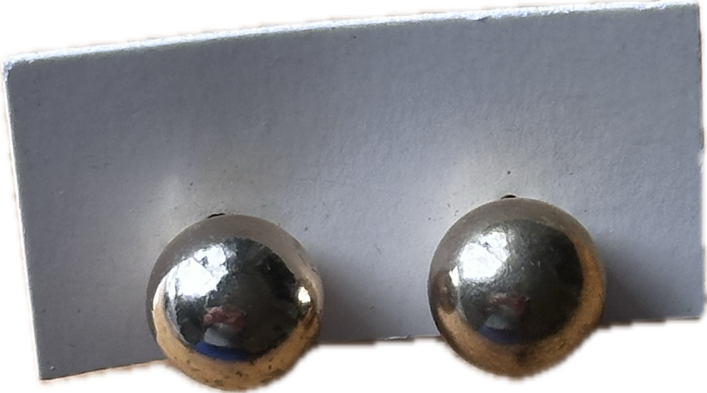 PARKS AND RECREATION: Leslie Knope's Episode 607 Scene 32 Large Round Gold Ball Studs
