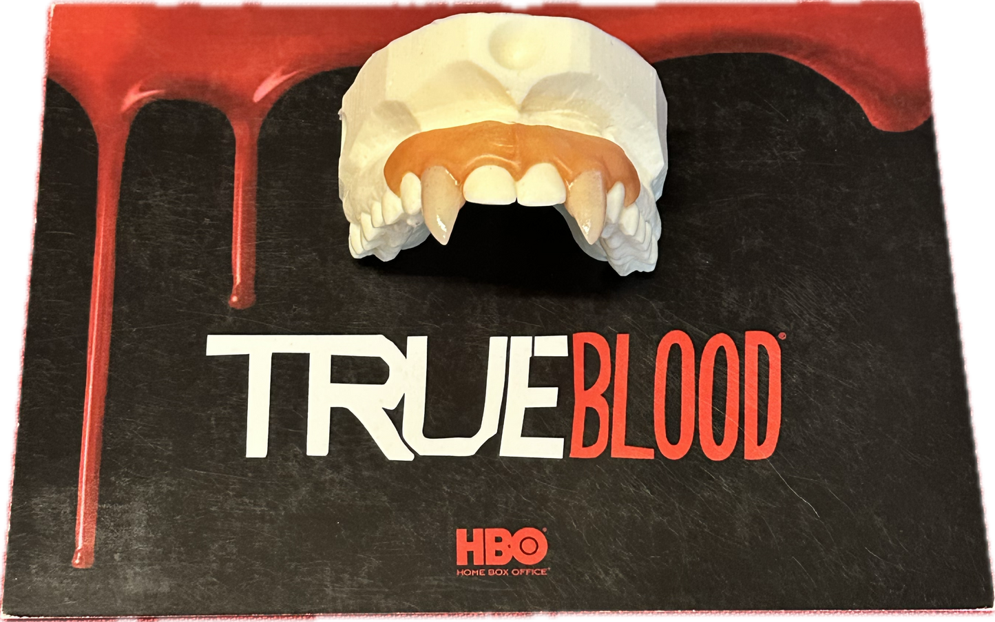 TRUE BLOOD: Amy Burley Vampire Fangs Episode 511