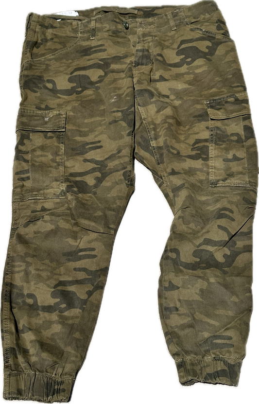 BONES: Dr. Jack Hodgins' ZARA Green Camo Utility Pants (S)