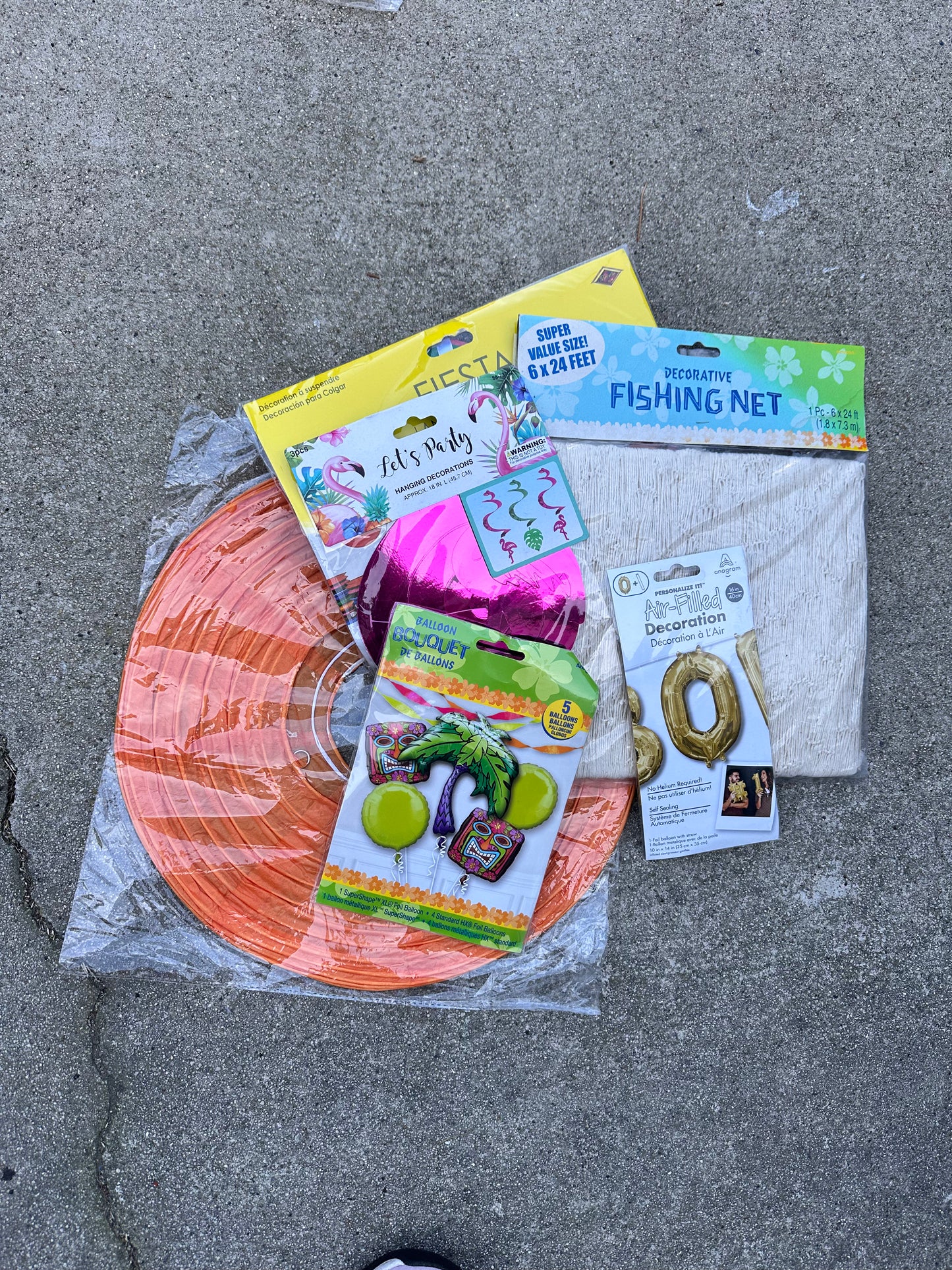 SILICON VALLEY: Richard and Team Final Season and Pied Piper Luau office Party Supplies