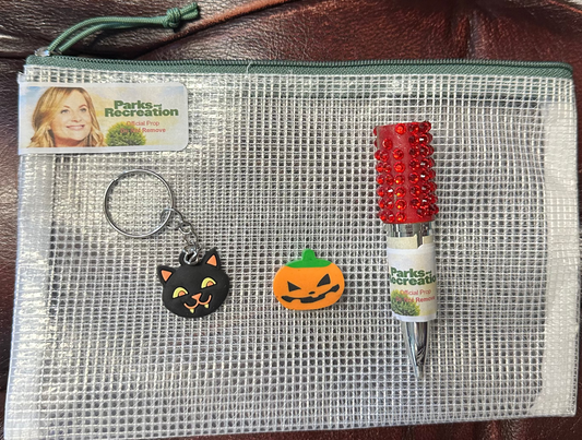 PARKS AND RECREATION: April’s HERO Holiday Desk Props