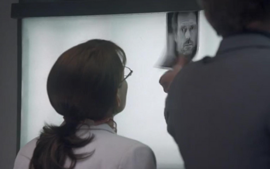 HOUSE: Dr Gregory House 9x6 inch Picture from Sc 5