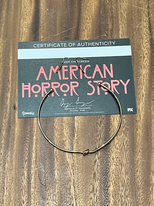 AHS Hotel: Countess' metal Gold Knot One-Piece Choker Necklace