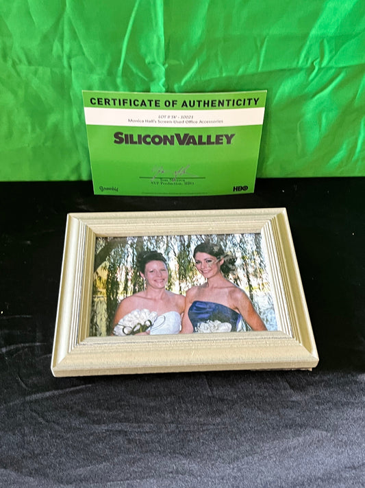 SILICON VALLEY: Monica Hall's On Screen Picture with Sister