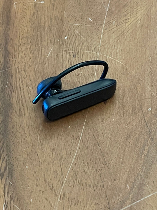 SHADES OF BLUE: Harlee's Earpiece Phone Prop