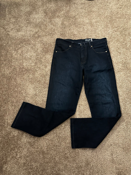 THE GENTLEMEN: Fletcher’s Wrangler Custom Dark Denim Jeans (34)