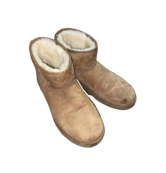 THE TICK: Arthur's HERO Chestnut UGG Boots (9/10)