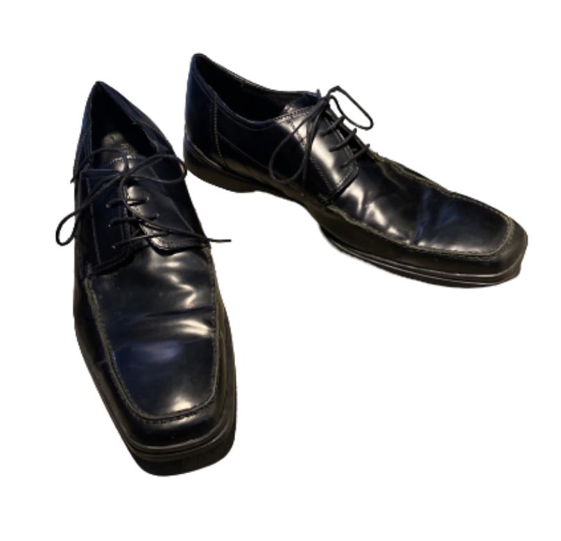 SILICON VALLEY: Erlich's Kenneth Cole Reaction Dress Shoes