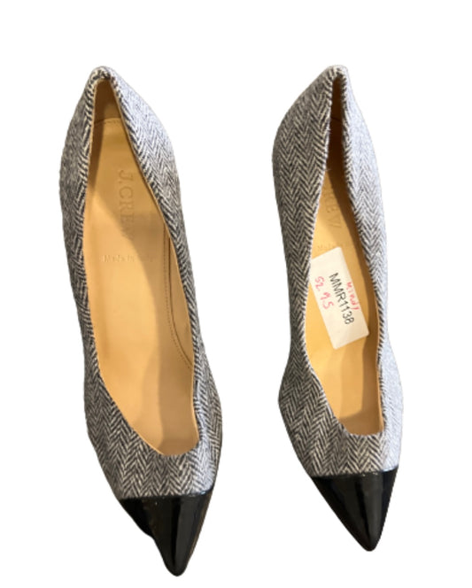 TMP: Mindy's Screen-used High Heel Shoes (9.5)