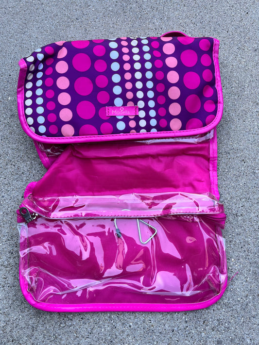 New Girl: Jessica Day’s Overnight Toiletry Bag