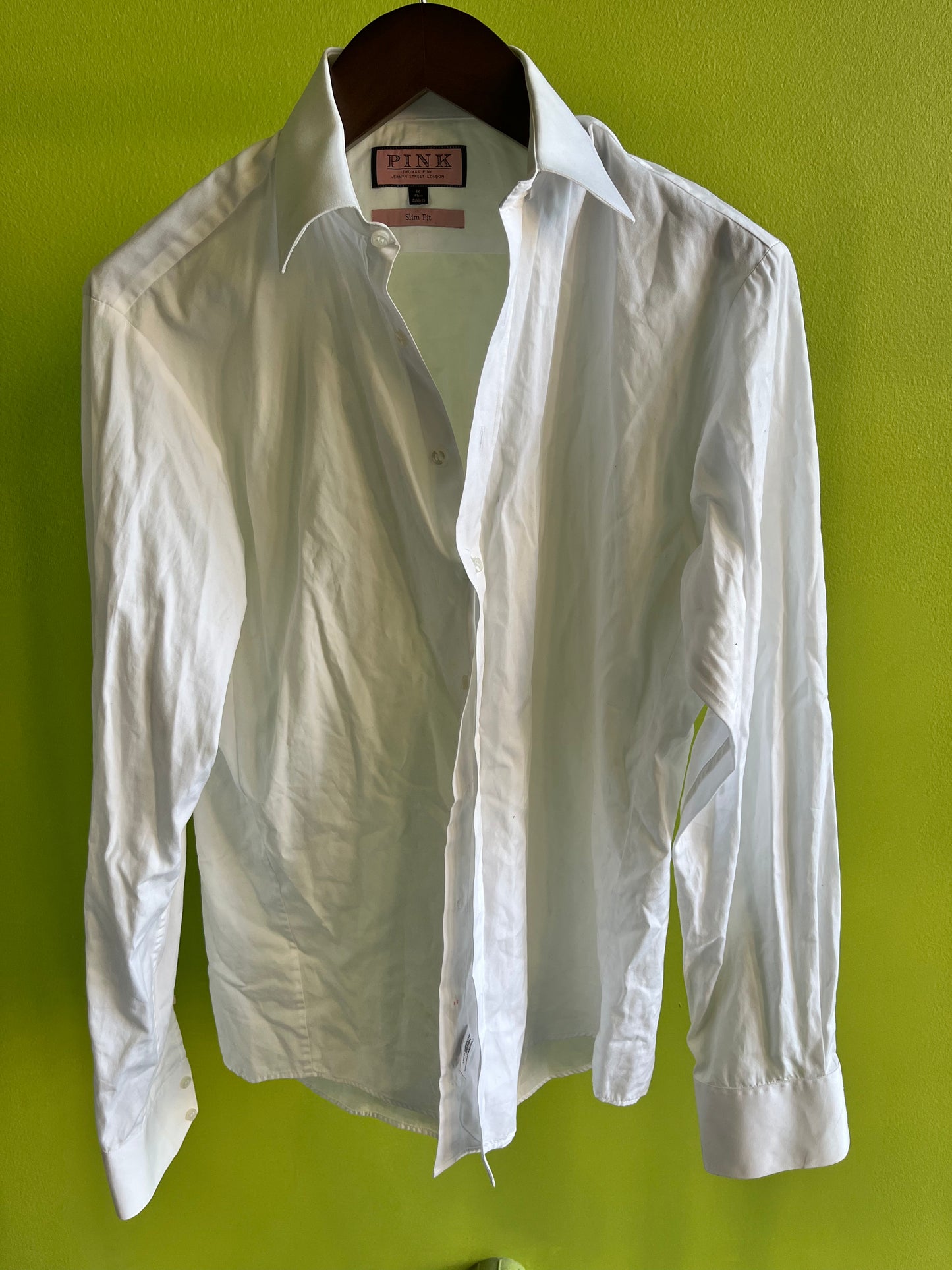 VEEP: Dan's PINK White Button Down (16/41)