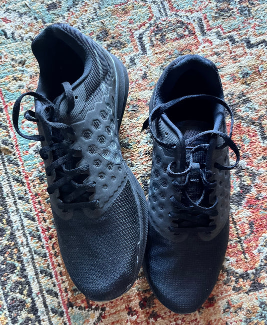 ROYAL PAINS: Hank’s Nike Running Shoes (9.5)